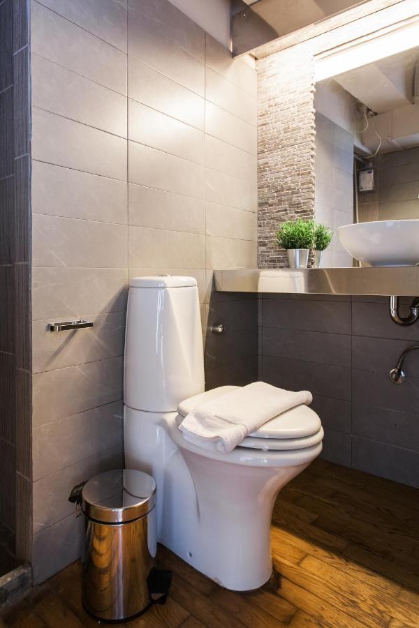 Artists' Favorite Spacious Loft Near Acropolis!! เอเธนส์ ภายนอก รูปภาพ